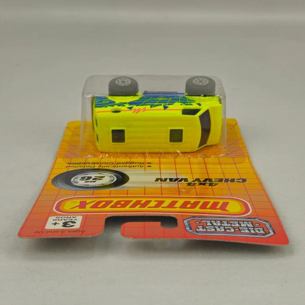 Matchbox 4x4 Chevy Van MB26 Neon Yellow Graphics DieCast 1992 Vintage NIP (K243)